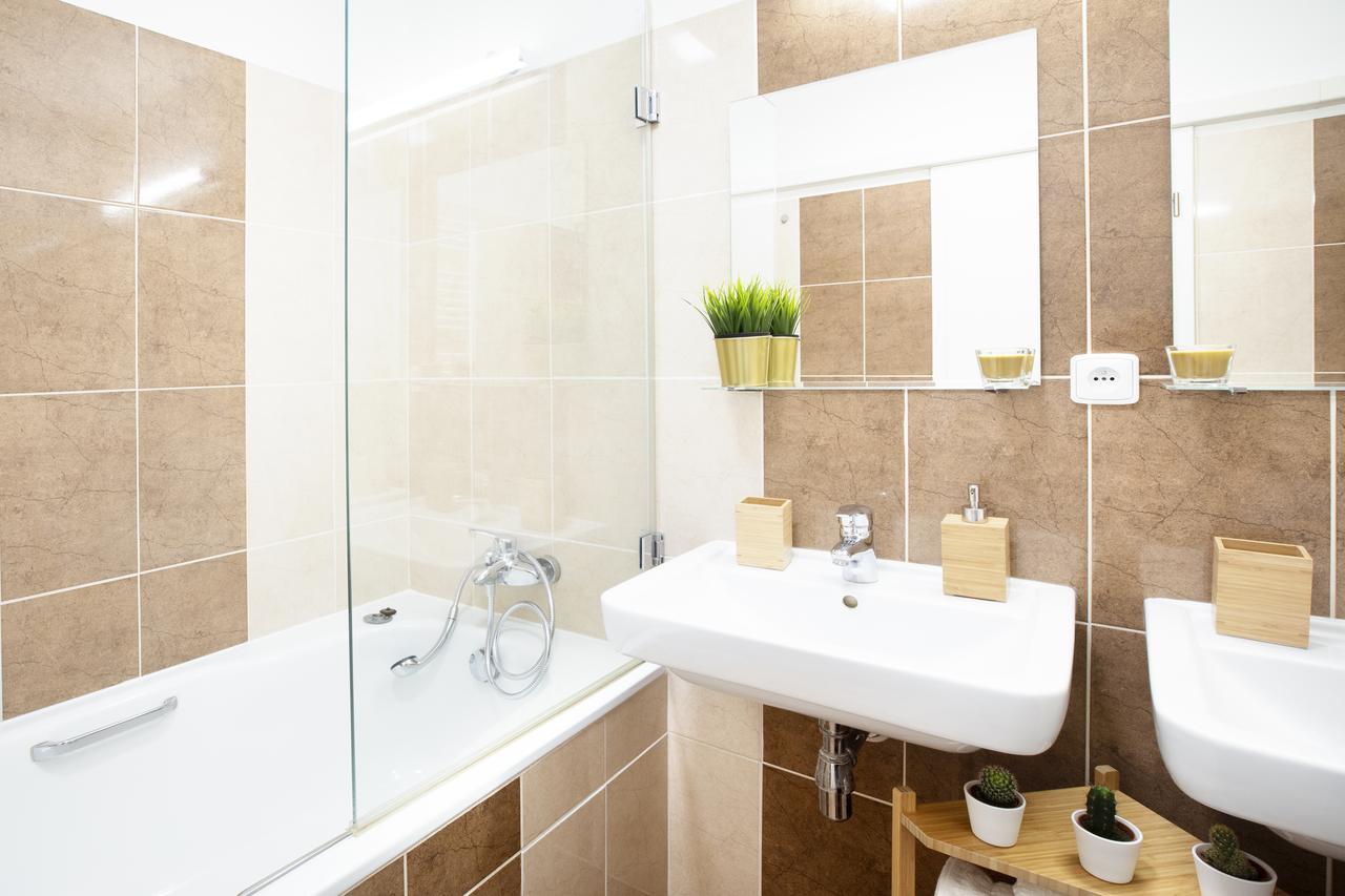 Little Tom Apartments Прага Экстерьер фото