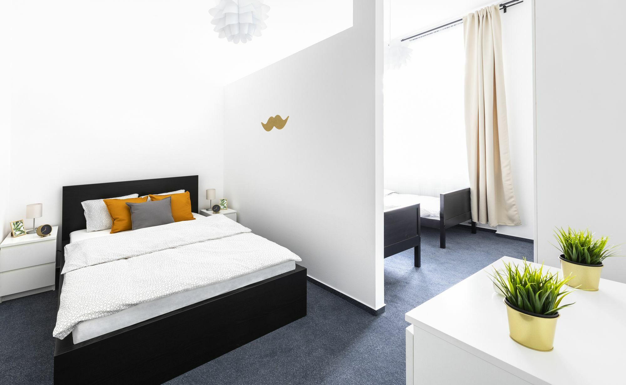 Little Tom Apartments Прага Экстерьер фото